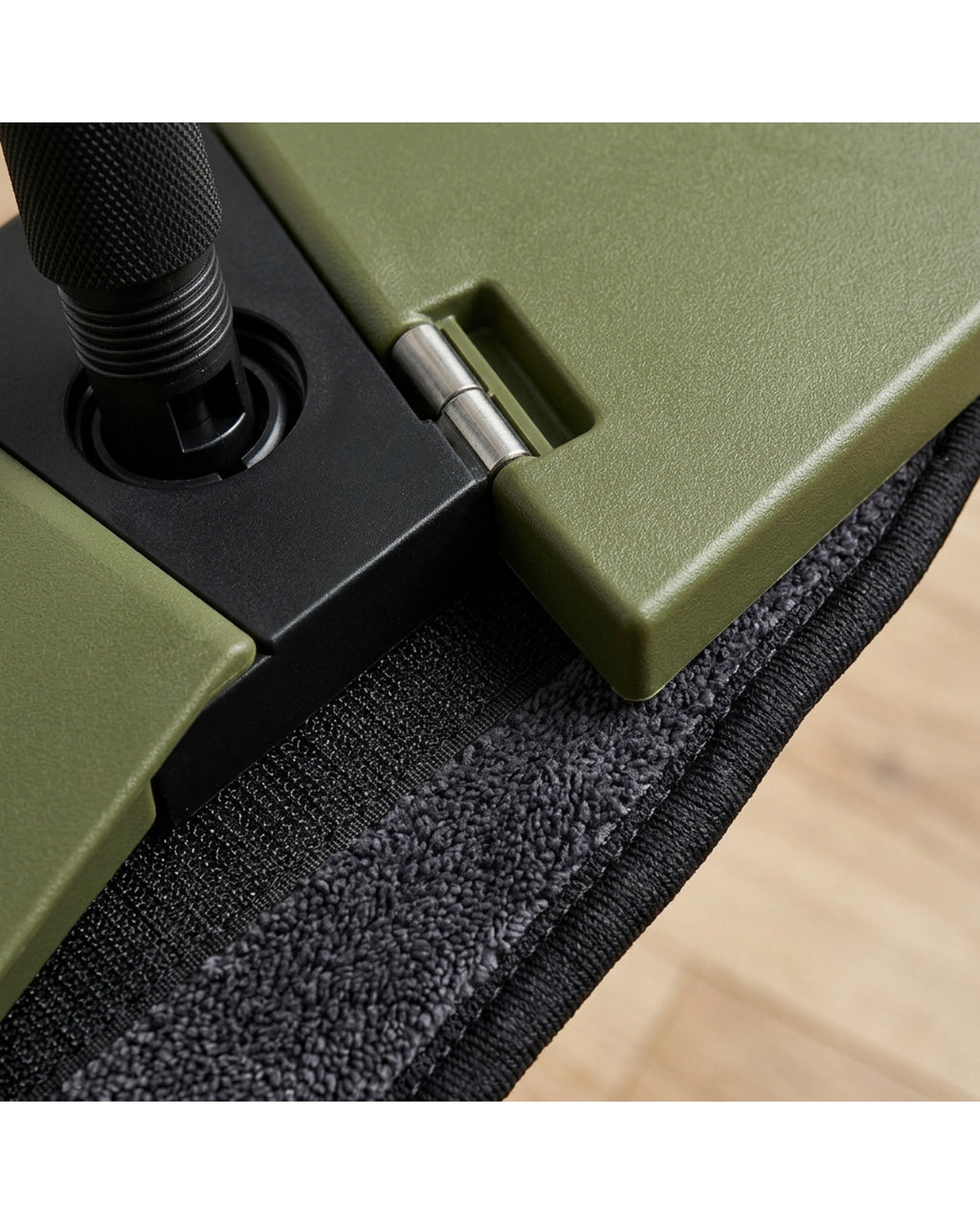 Leivo Four-Panel Folding Surround Mop 34 cm Olive - Detail view