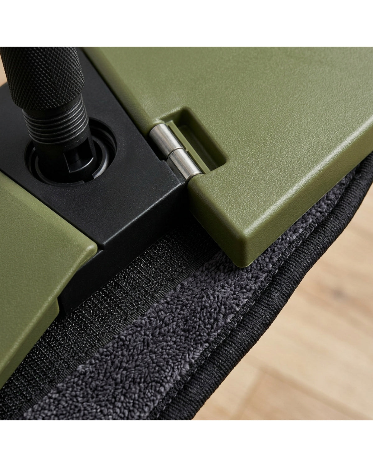 Leivo Four-Panel Folding Surround Mop 34 cm Olive - Detail view