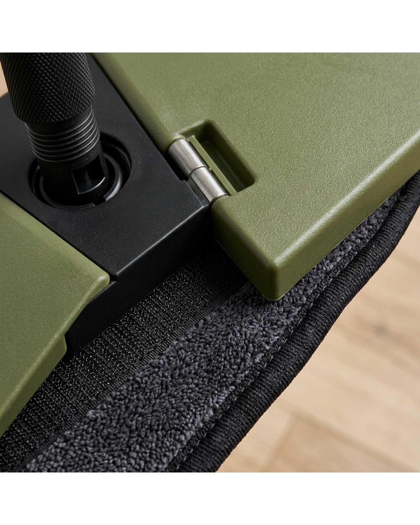 Leivo Four-Panel Folding Surround Mop 34 cm Olive - Detail view